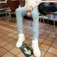 qq头像男生腿长不是罪男生搞怪