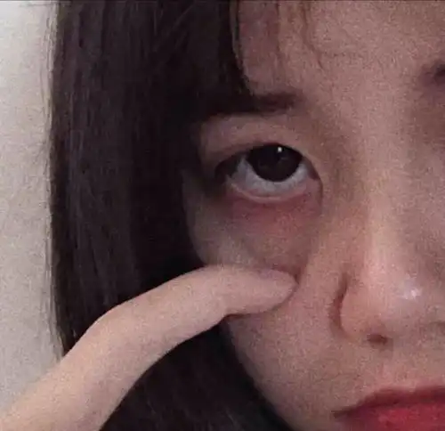 女生头像眉秀似山,眼拥大海