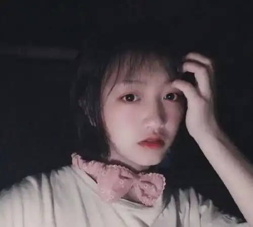 变形计最老实的农村女孩,17岁早恋,放弃读书当网红惹争议
