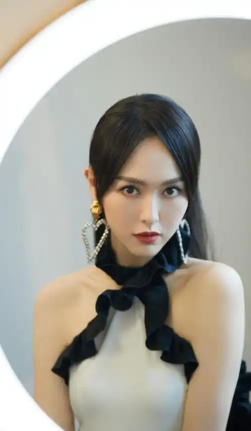 有一种惊艳叫镜子中的脸,热巴妩媚,杨颖女王,大幂幂霸气十足