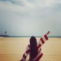 冬天海边女生头像小清新微信头像图片大全