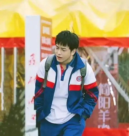 头像你爱他轰轰烈烈他绿你随随便便