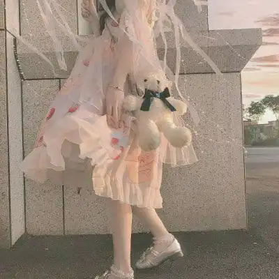 qq优质玩网女头部位部位女头下半身
