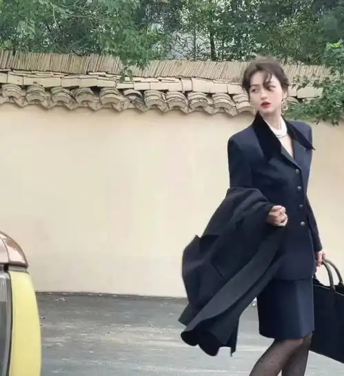 港风御姐范的35套穿搭示范,高级又迷人,气质不输女明星