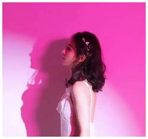赵丽颖晋升高定女王直播卖货高定穿搭超牛,央视脸美得耀眼礼服发型杨颖红毯网易订阅