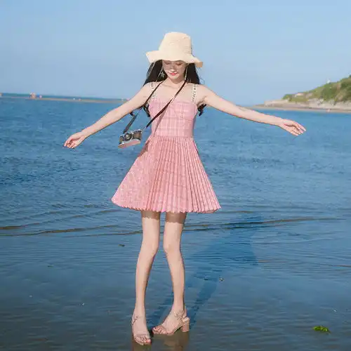 简式旅拍连衣裙,定格夏日的少女时代,追寻时尚的风景