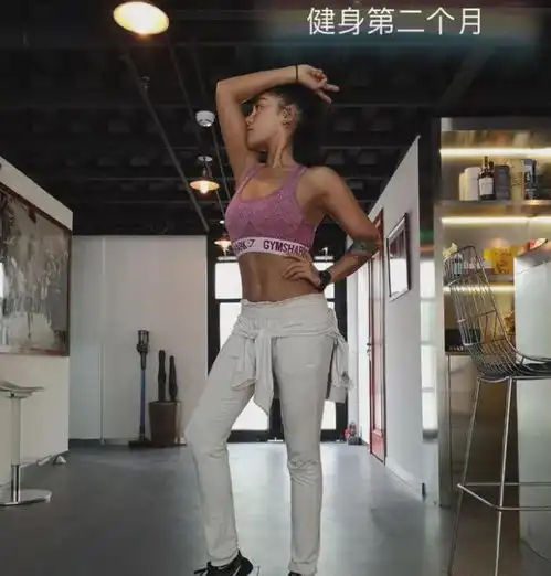 江映蓉重新复出,130斤的她拥有丰满身材,展现女性独特魅力