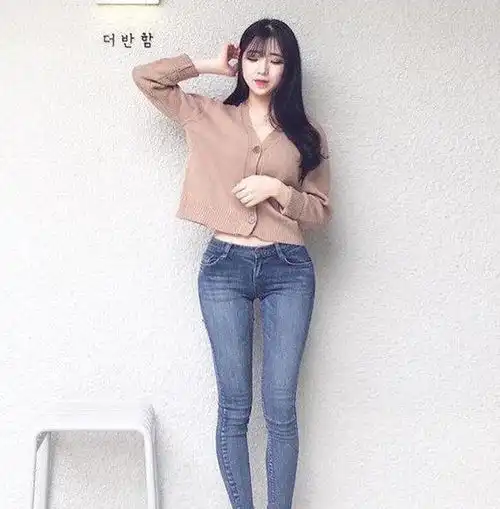宝妈拒绝邋里邋遢,棉纱大v衫不负身材,比少女更有韵味