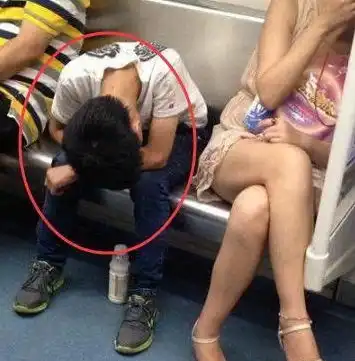 内涵段子新交的女友今天又喝多了,好烦人,天天让我送她回家