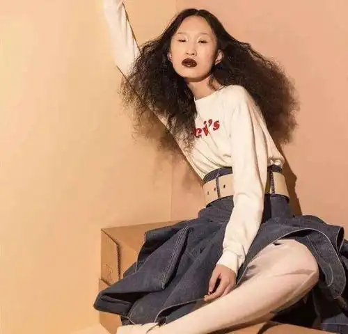 她是国际超模,撞脸林永健被吐槽丑,却是外国人眼中的女神