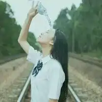 qq清新头像谁能给我温柔抚平我伤口