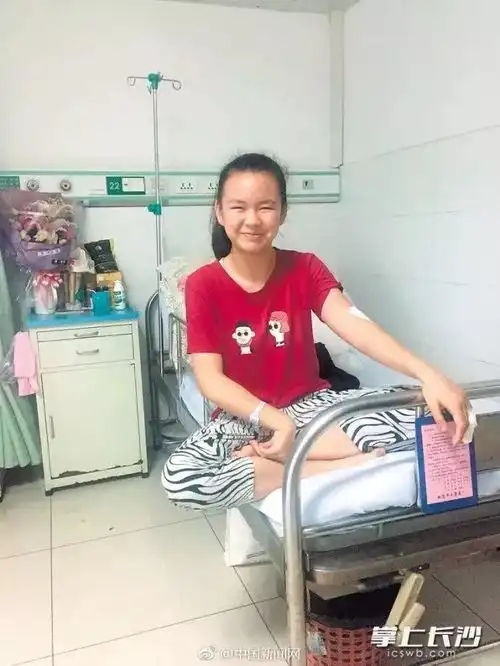 点赞危难时刻,大人们踌躇不前,这些熊孩子却挺身而出