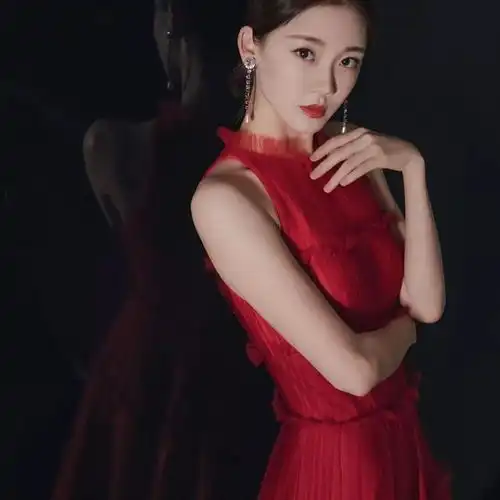 河南美女苗苗,清新脱俗,甜美可人,笑起来太好看了