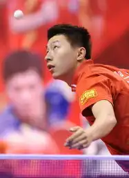 男乒直通赛第二阶段首轮马龙发球瞬间