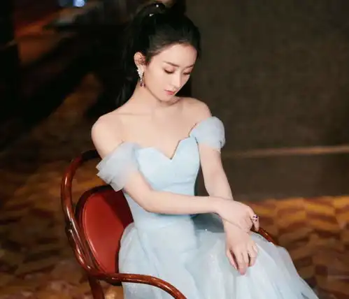 农村土气女星产子后,杨幂危机感爆棚她们为何会变成这样