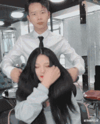你们会介意自己的女朋友是给别人洗脚丫的吗很现实