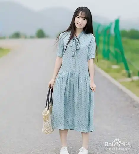 胖胖的女生,如何选择裙子搭配服装显瘦