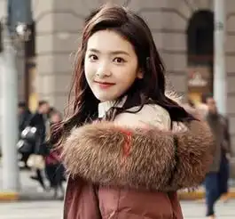 去了香港才知道,皮草过时了如今流行港风派克服,谁穿都美