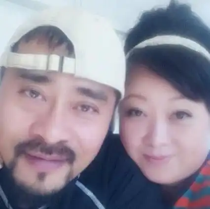 胖婶张海燕包养小20岁男模,微博上暧昧互动,58岁疑晚节不保