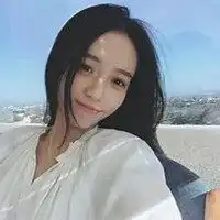 个性二次元女生图片简单气质微信头像图片大全