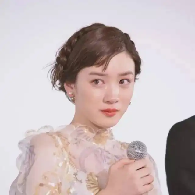 让你们见识一下什么叫做梨花带雨