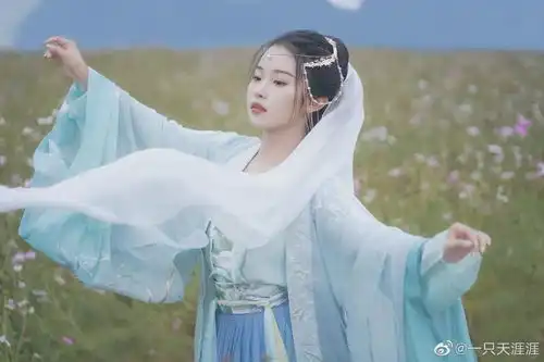 汉服小仙女香雪迟