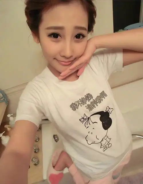 搞笑gif图这谁家的傻狗,模仿的还有模有样的