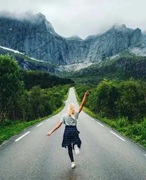 爱旅行的姑娘,都活成了自己想要的模样,赶紧你身边那些爱旅行的姑娘