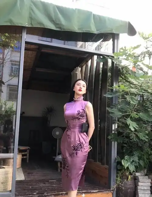 把旗袍穿到极致的女人,俏也妖娆