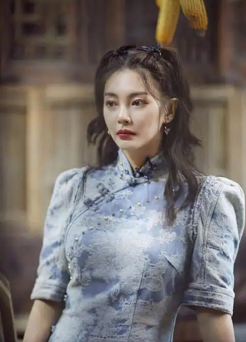 都是离婚有孩子的,杨幂张雨绮同框,如今却一个像女生一个像女人