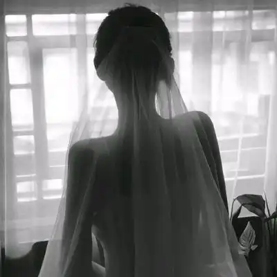 头像女黑白高冷背影扣扣网