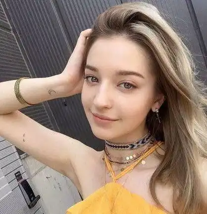 俄罗斯女孩的皮肤为何这么白俄罗斯为啥很少有黑色人种的女孩
