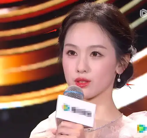 女明星怼脸直播状态曝光唐嫣输在假发片,热巴宋茜浓妆翻车