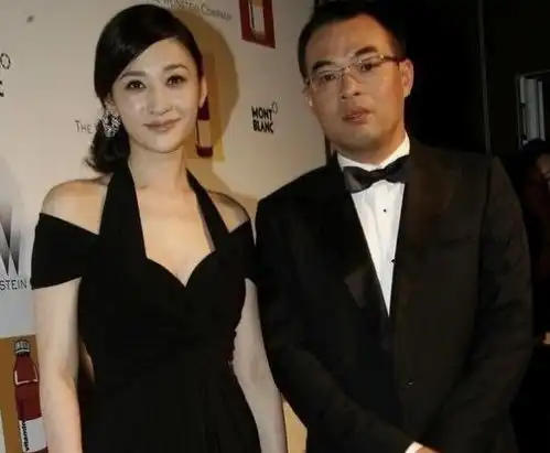 李小冉的狗血情史,靠美色征服了8个男人,嫁5亿男闺蜜终获幸福