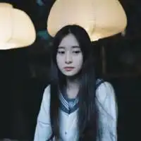 谁都不是谁的谁忧伤女生qq头像