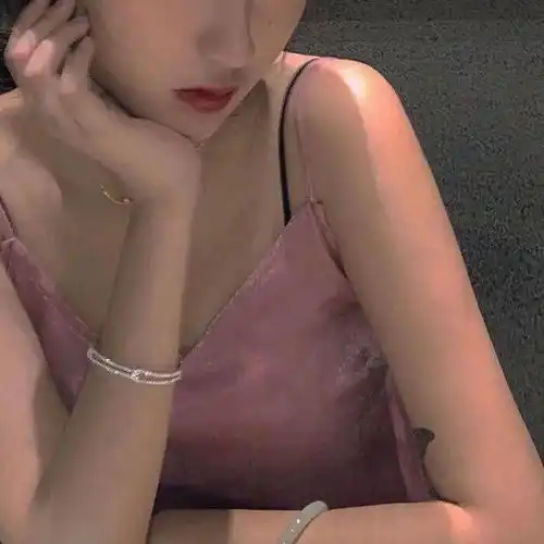 个性好看部位女生头像给我狭窄的心一个大的宇宙