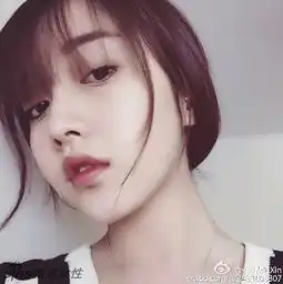 中戏18岁美女学霸走红自拍美照萌萌哒