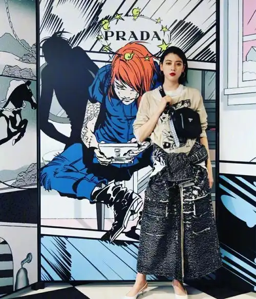 不愧是清冷美女代表,三吉彩花造型解析,气质才是取胜关键