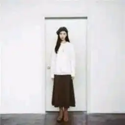 qq情侣白色简约头像男头和下面这个女头是情侣的头像