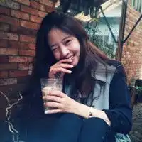 急求这个女的叫什么名字有谁知道告诉下