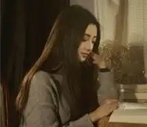 下雨长发美女打伞微信头像微信头像图片大全