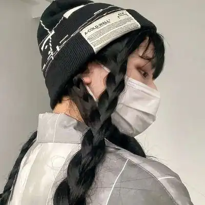 女头书里总爱写喜出望外的傍晚.