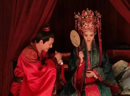 明兰墨兰出嫁都是绿衣,连丫环身份的丹橘也是,为啥如兰是红衣