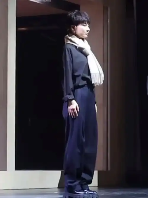 吴昕剪男生头走中性风,合照秒变假小子,37岁放弃结婚吗