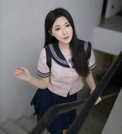 纯欲交织的鱼子酱水手服写真来袭,模特内外反差太勾魂