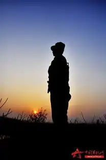 夕阳韵味光影下那段属于军人的别样青春