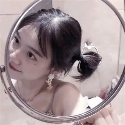 一眼就很喜欢的头像女生,漂亮就是资本好看就多看看了