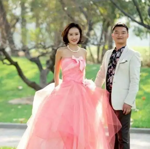 演丑女红遍全国,因泄密被张艺谋辞退,如今落魄无人识