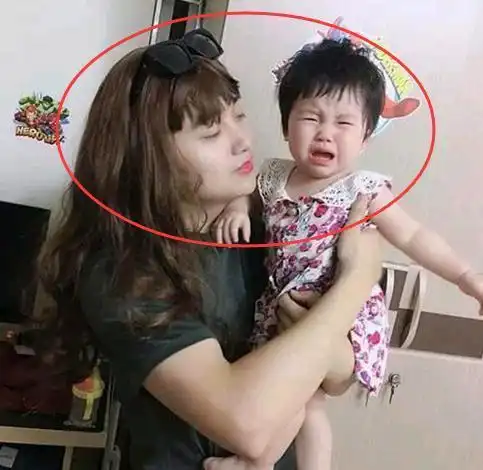 爸爸为哄女儿男扮女装,效果惊艳,妈妈小妖精,别抢我风头