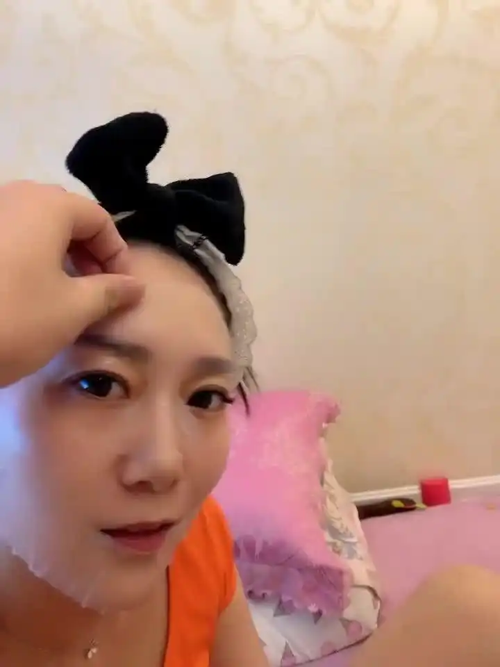 生完孩子以后,颓废的很,女人美不美,结婚之前一盆水